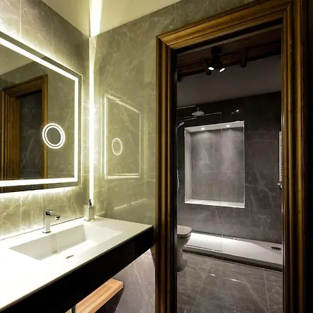 Apartment The Frattina - Luxury Serviced Rome